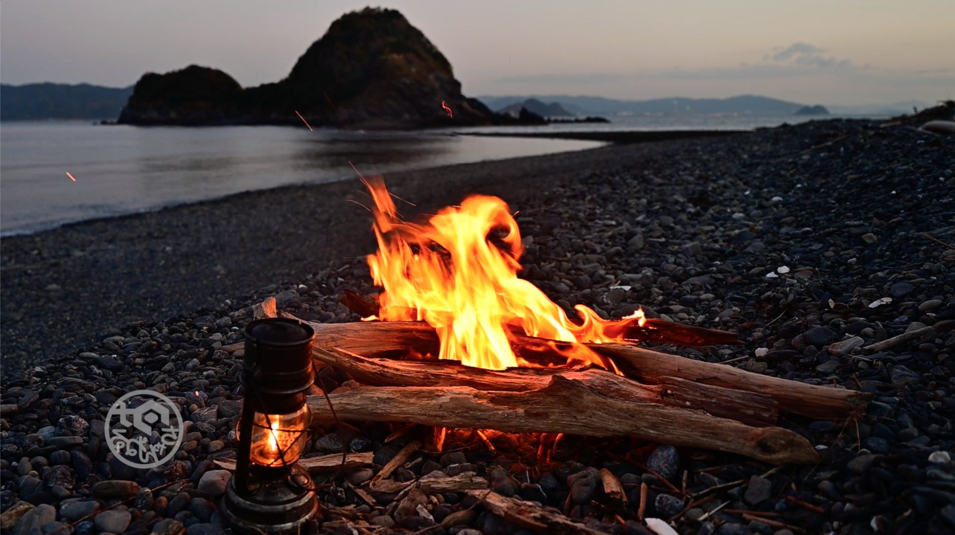 キャンプ焚火背景動画 Zoom 無料素材配布中 焚き火 風景 自然 タナちゃんねる ブログ