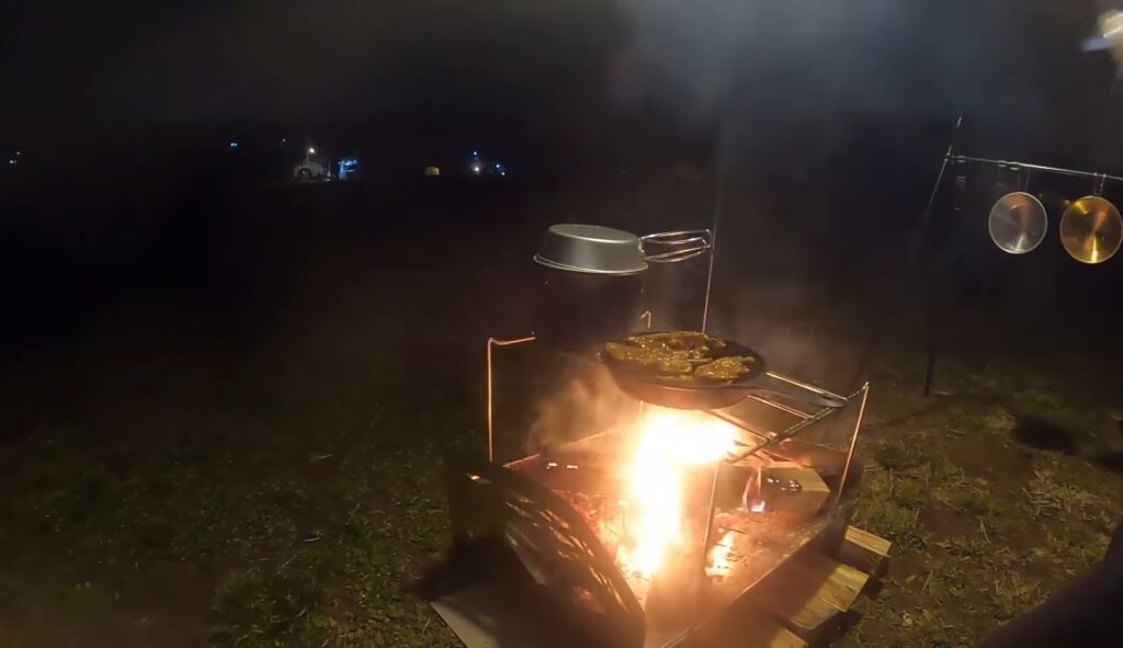 焚き火台マクライトの焚き火調理