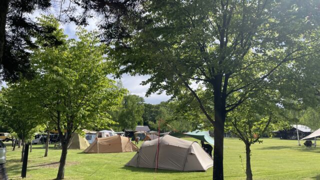 ファミリーキャンプ　テント